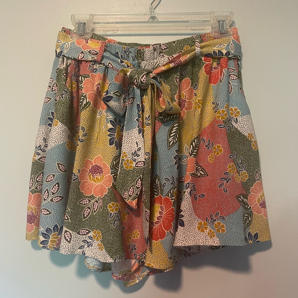 Final Touch Flowy Shorts With Fabric Belt Sz L